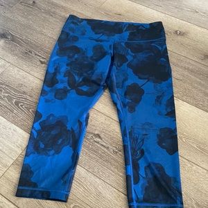 Lulu Lemon blue floral legging